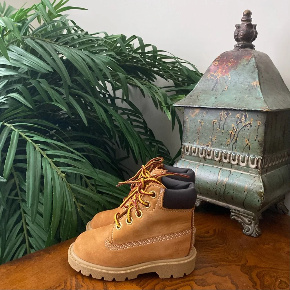 Timberland Classic 6” Waterproof Toddler Size 5 Wheat Nubuck Boot